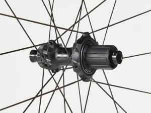 Koło szosowe Bontrager Paradigm Pro 30 TLR pod tarcze
